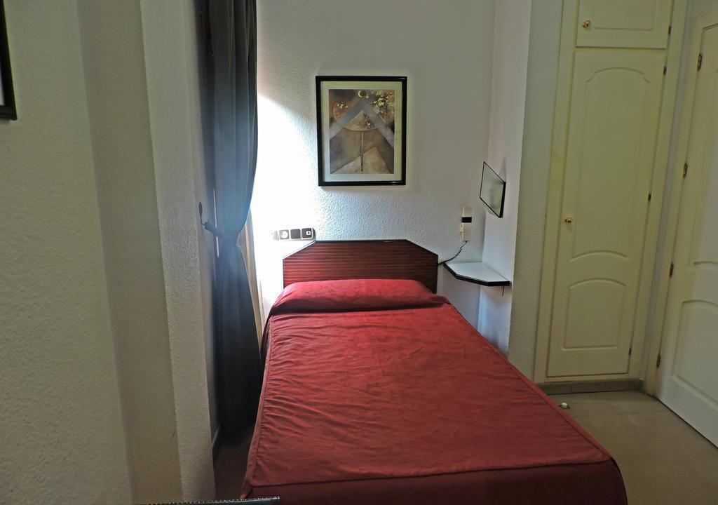 Yucas Hotel 2*