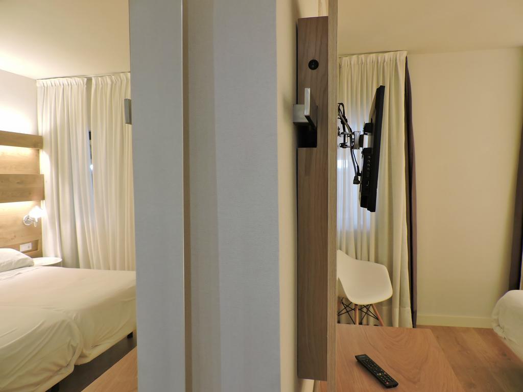 Yucas Hotel