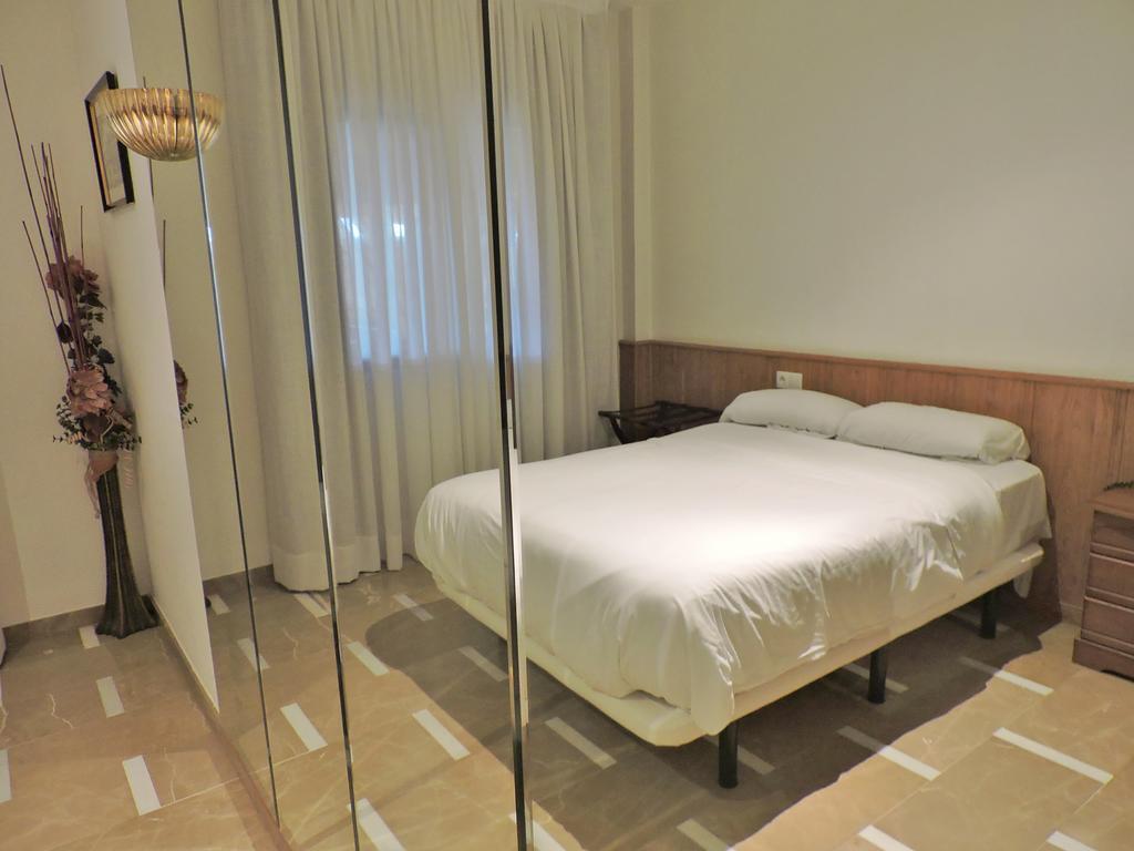 Yucas Hotel 2*