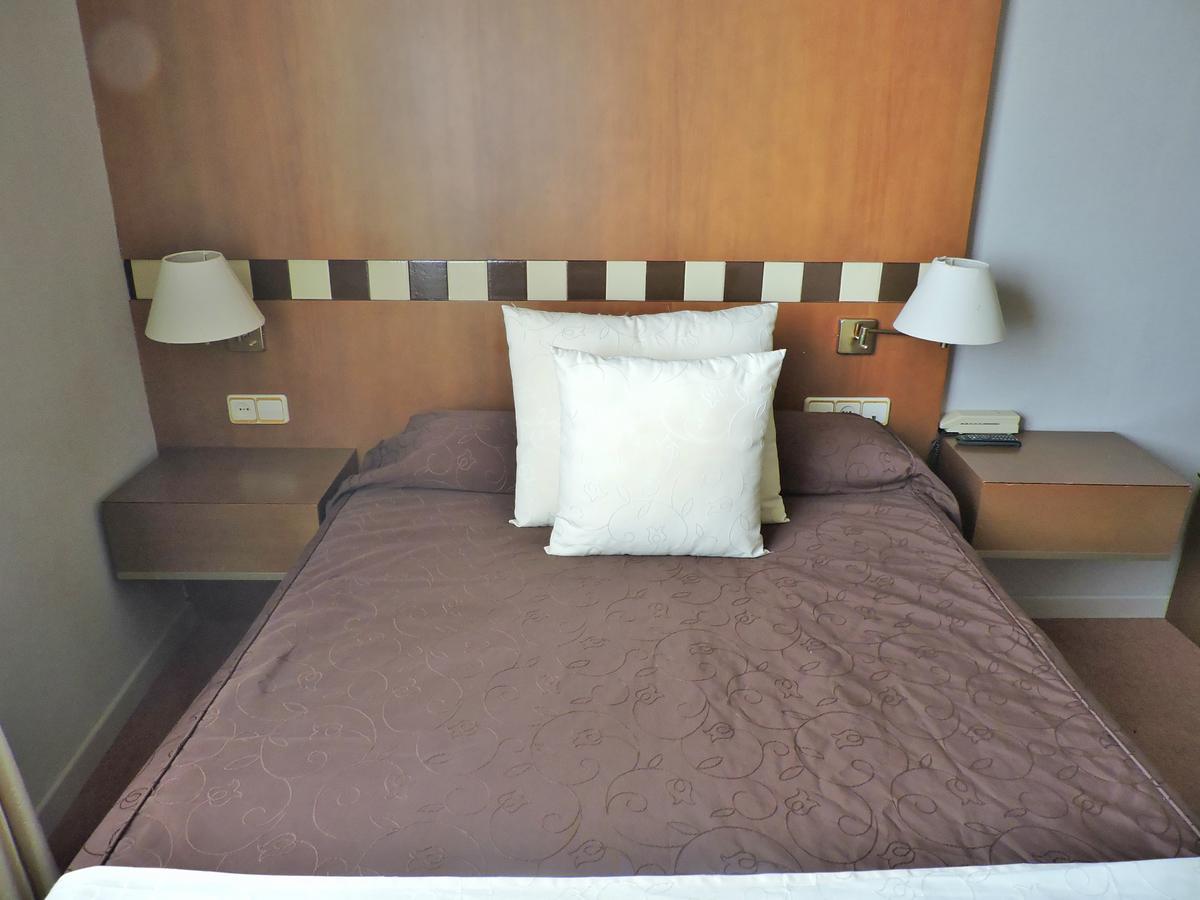 Yucas Hotel 2*