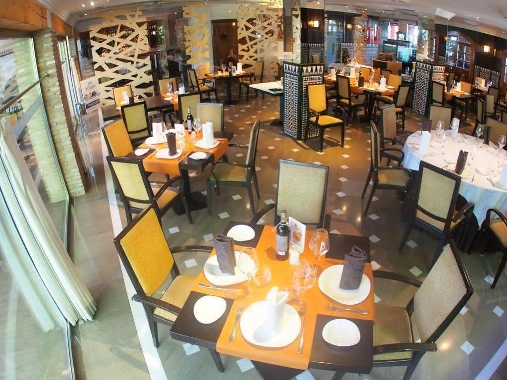 Yucas Hotel 2*